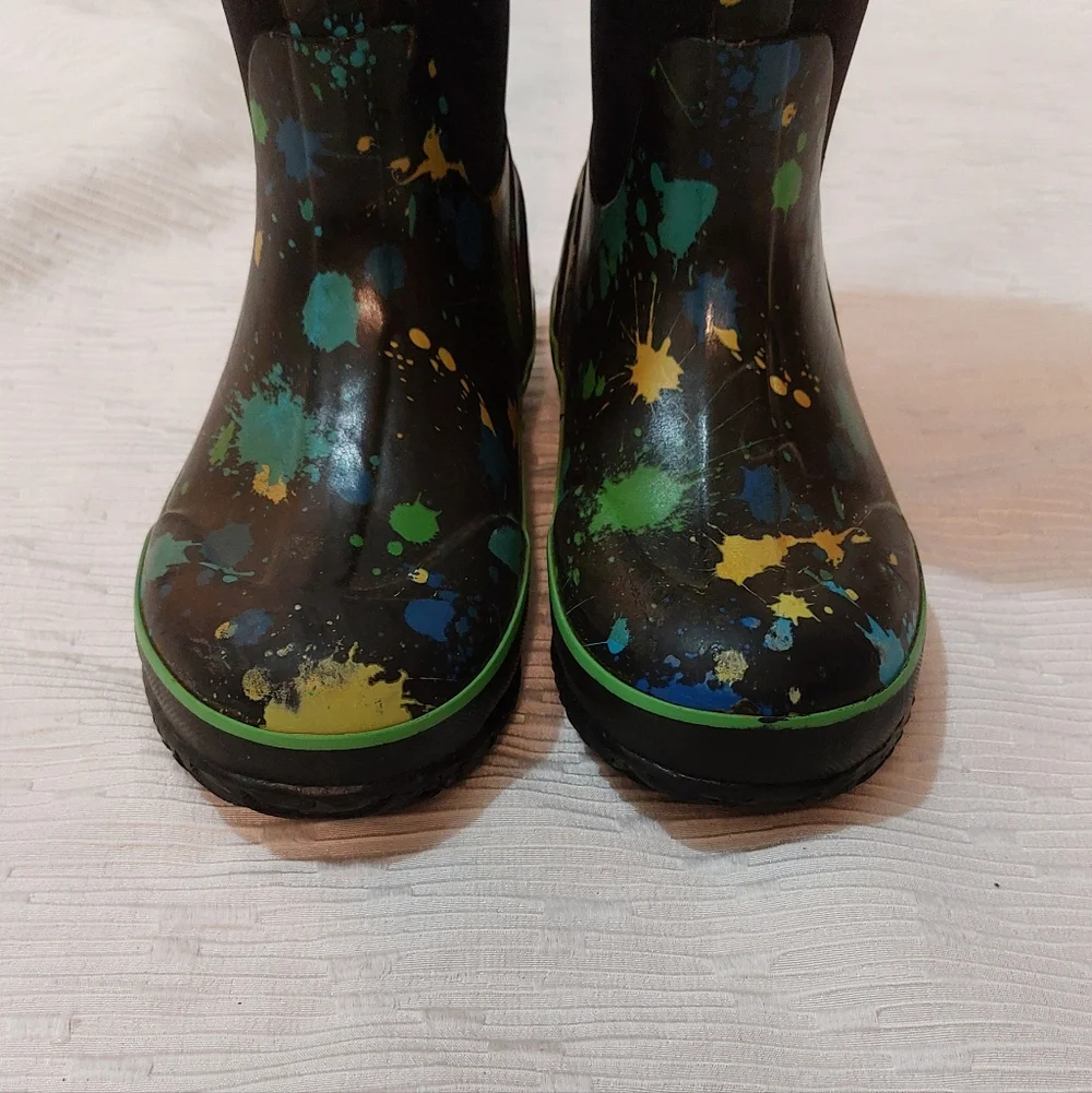Bogs Kids Black Rain Boots with Green and Blue Splash Size 3